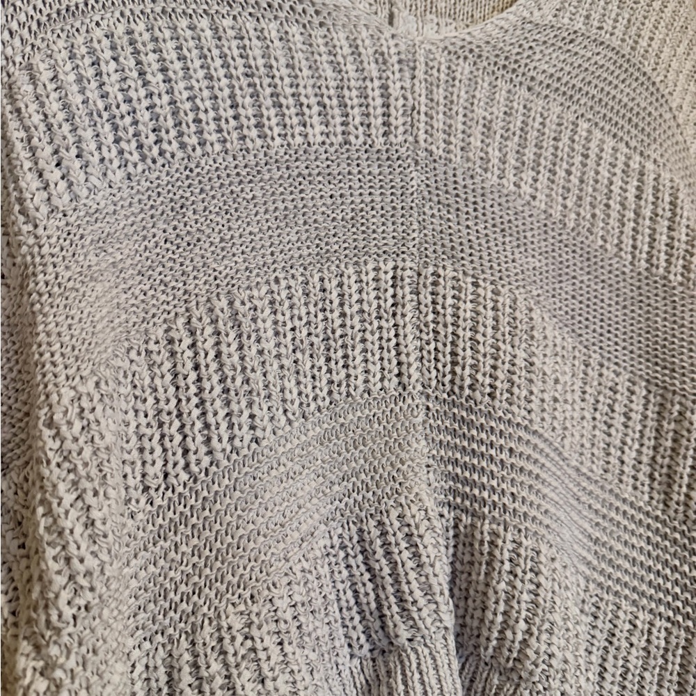 Uniqlo V-Neck Textured Knit Sweater - Picture 3 of 4